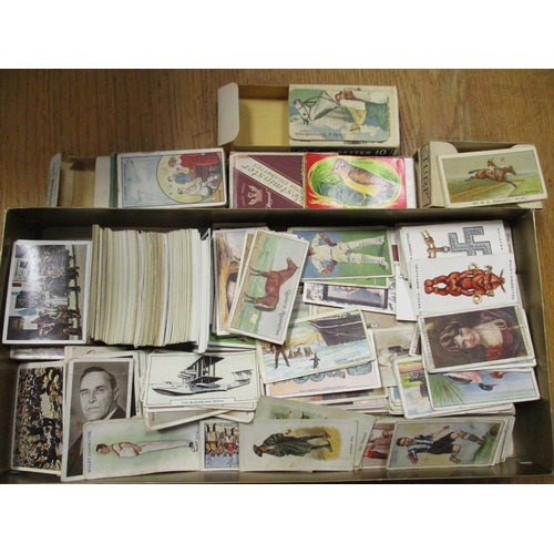 20 - Collection of loose odds and part sets including BAT Beauties etc, Carreras including Women on War w... 