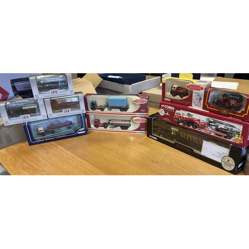 291 - Collection of boxed and unboxed model vehicles, generally excellent in very good to excellent boxes,... 