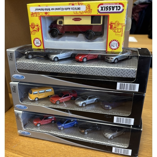 291 - Collection of boxed and unboxed model vehicles, generally excellent in very good to excellent boxes,... 