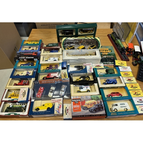 292 - Generally good collection of boxed and unboxed model vehicles including boxed Corgi (5), Oxford, Mat... 