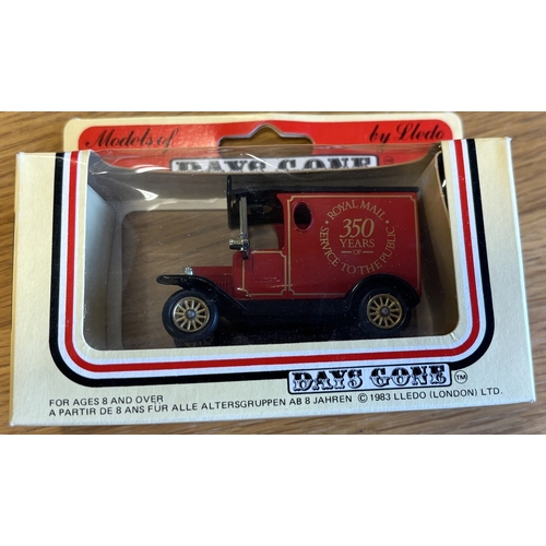 294 - Collection of 1:43 model vehicles boxed and unboxed, generally excellent in very good boxes, with bo... 