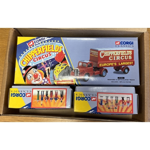 322 - Corgi. Collection of Corgi Classic Chipperfield circus collection of model vans and cars, generally ... 