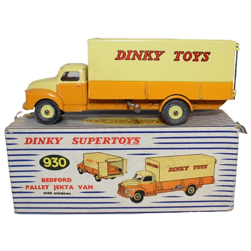 358 - Dinky. Bedford Pallet Jekta Van No 930 generally excellent in good plus box (See photo) (T)