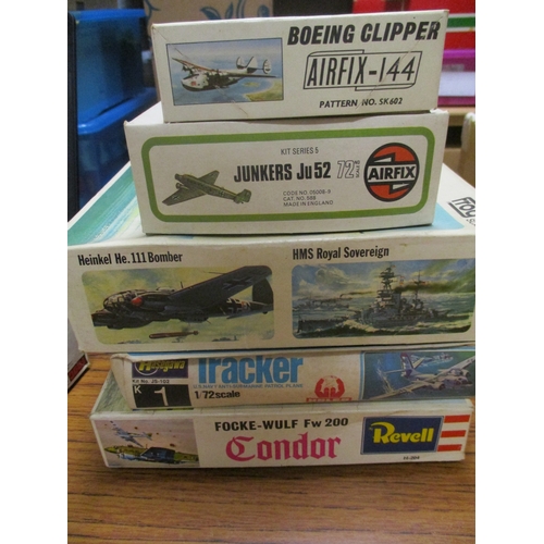 408 - Collection with aircraft, trucks etc with ranges from Airfix, ERTL, Frog, Hasegawa, Matchbox, Minic ... 