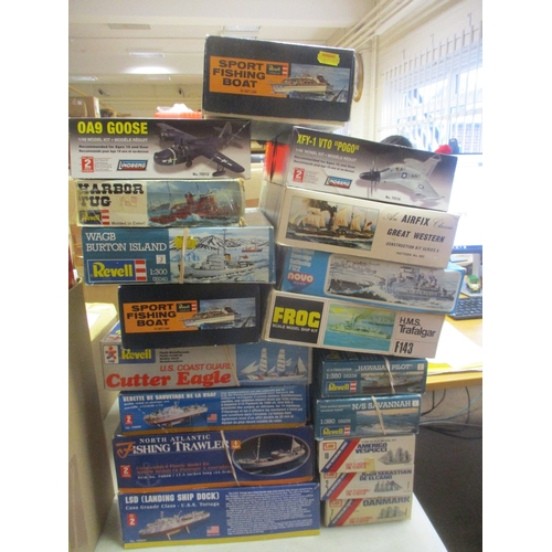 411 - Range of unassembled model kits, mostly warships, cruise ships or other boats, generally excellent t... 