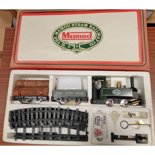 415 - Mamod. RS1 railway set generally excellent in fair box, includes 0-4-0 tank locomotive Mamod green, ... 