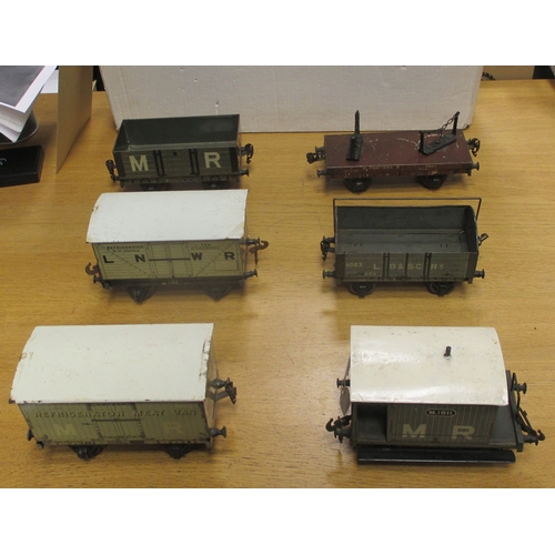 420 - Gauge 1 earlier collection of unboxed coaches and wagons generally good to very good including coach... 