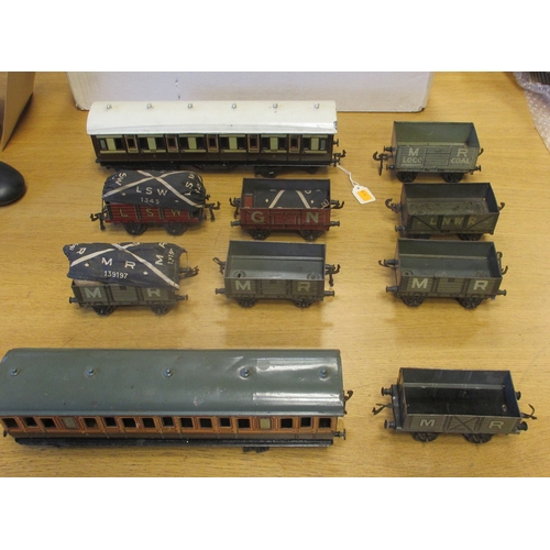 433 - Collection of mainly O gauge unboxed generally fair to good including coaches Bassett-Lowke all 1st,... 