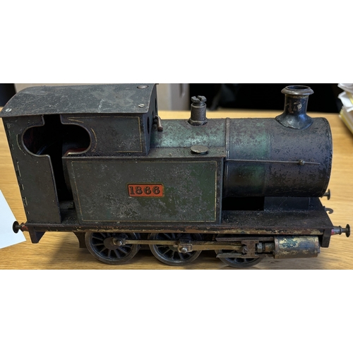 439 - Range of tin plate model railway items including, electric locomotive, coaches (2) and track. Genera... 