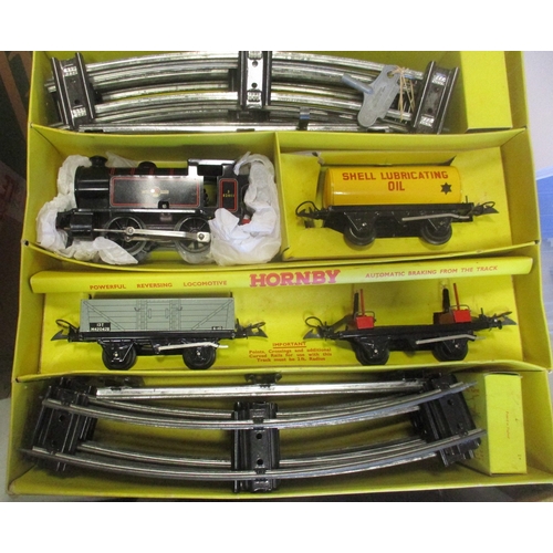 467 - Hornby. Range of O gauge sets, generally very good to excellent in very good to excellent boxes, wit... 