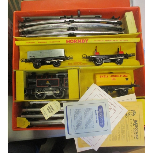 467 - Hornby. Range of O gauge sets, generally very good to excellent in very good to excellent boxes, wit... 