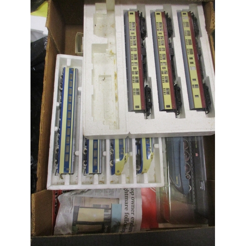 523 - Large accumulation of various OO gauge locomotives, coaches, wagons, sets, track, etc, majority unbo... 