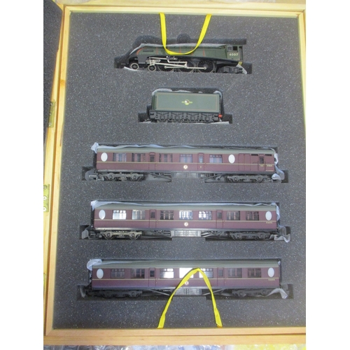 529 - Collection of OO gauge locomotives, coaches, wagons, accessories and track, generally excellent to n... 