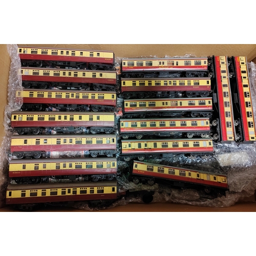 532 - Collection generally good to very good of unboxed locomotives, tenders, coaches, wagons with Bachman... 