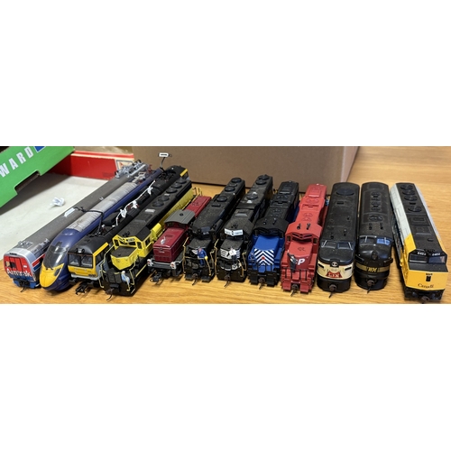 537 - OO gauge collection of unboxed locomotives, generally excellent, including Hornby (5), Bachmann (14)... 