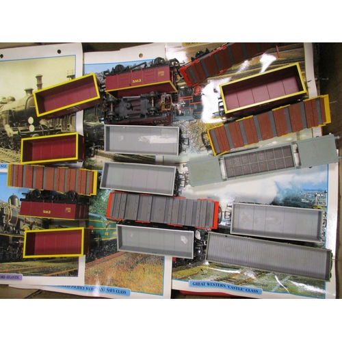 542 - Collection of OO gauge including unboxed locomotives (24), coaches (12), wagons (120) plus empty box... 