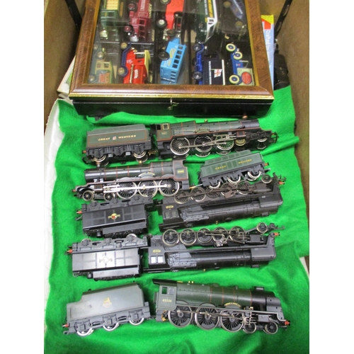 542 - Collection of OO gauge including unboxed locomotives (24), coaches (12), wagons (120) plus empty box... 