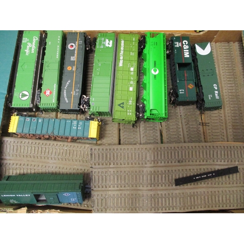 558 - Collection of OO gauge unboxed wagons including ranges from Bachmann, Dapol, Hornby, Liliput, Rivaro... 