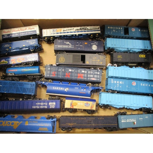 558 - Collection of OO gauge unboxed wagons including ranges from Bachmann, Dapol, Hornby, Liliput, Rivaro... 