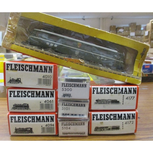 679 - Fleischmann. OO gauge range, generally excellent to mint in excellent to near mint boxes, with 4010,... 