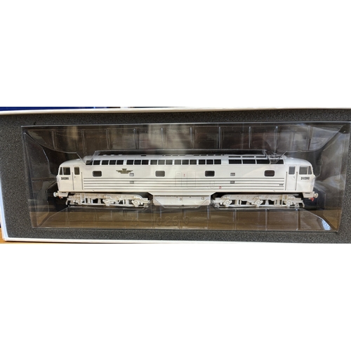 683 - Heljan. Range of OO gauge locomotives, generally near mint in near mint boxes, including 4005 BRCW D... 