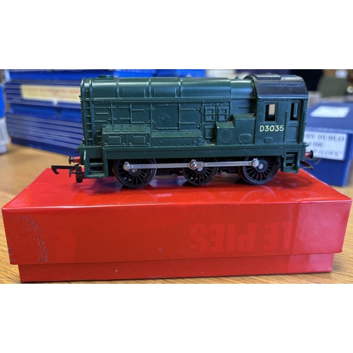 684 - Hornby Dublo. OO gauge collection of locomotives, generally excellent in very good boxes, including ... 