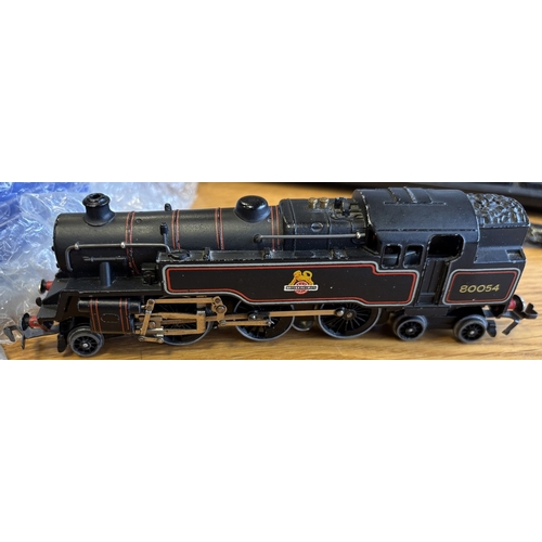 684 - Hornby Dublo. OO gauge collection of locomotives, generally excellent in very good boxes, including ... 