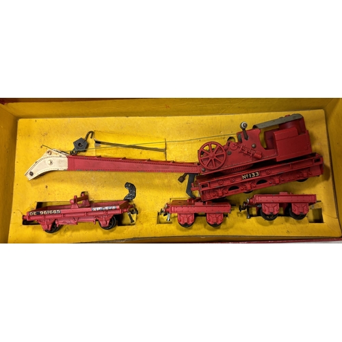 691 - Hornby Dublo. OO gauge collection, generally very good, mostly unboxed including wagons, track and r... 