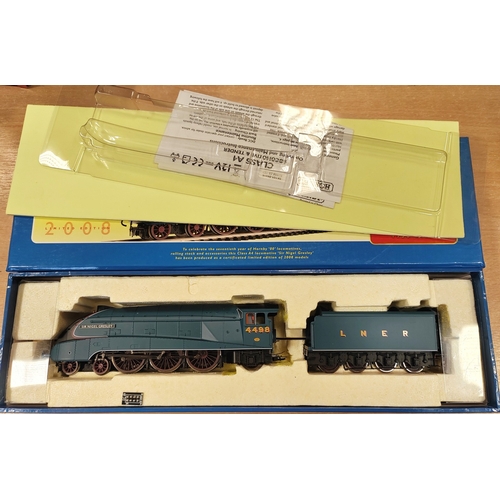 726 - Hornby. Range of DCC ready locomotives, generally mint in mostly excellent boxes with No.R2722, R273... 