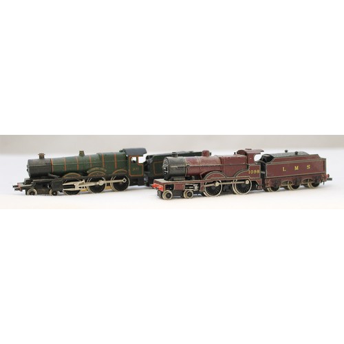 521 - Graham Farish. Range of unboxed N gauge locomotives, coaches and wagons, generally very good, includ... 