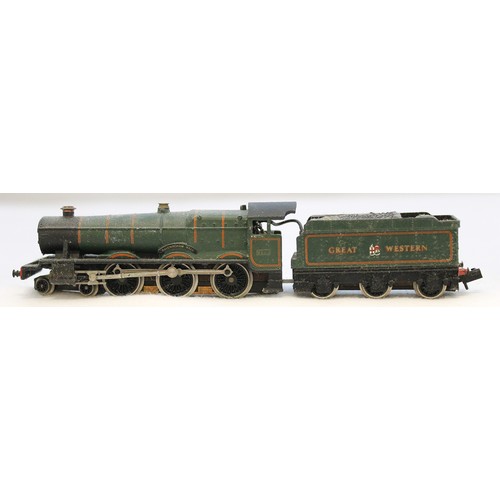 521 - Graham Farish. Range of unboxed N gauge locomotives, coaches and wagons, generally very good, includ... 