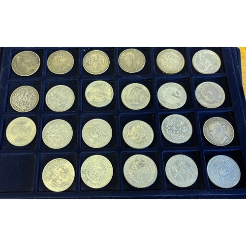 237 - Collection of British coinage from William III to Queen Elizabeth II in coin case, including crowns ... 