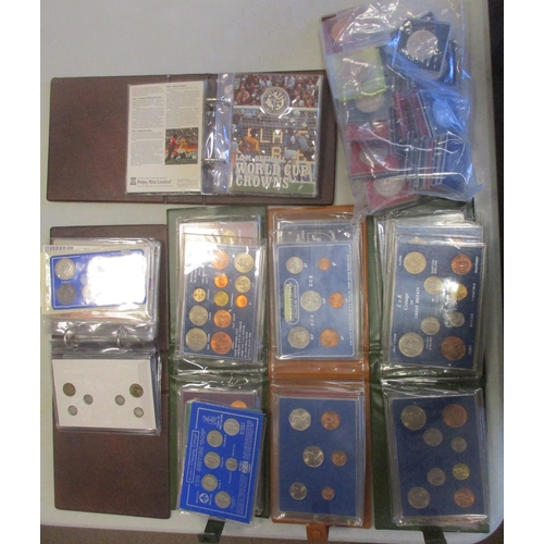 280 - Collection of largely mid-20th century onwards coin sets in folders and crowns, generally very fine ... 