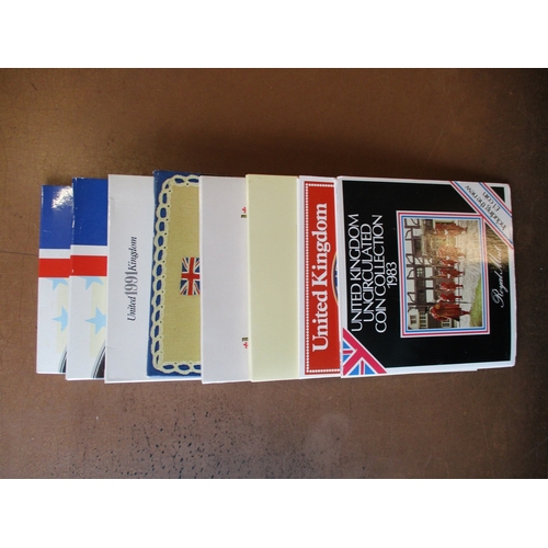 478 - Collection with Royal Mint uncirculated year packs 1983, 85-87, 1990-91, 92 (2), 1994-97, 99, 2005, ... 