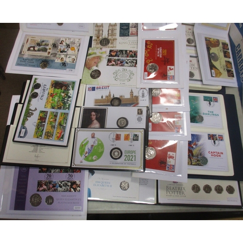 551 - Collection of silver coin and medallic covers in presentation folders/boxes, mixture of uncirculated... 