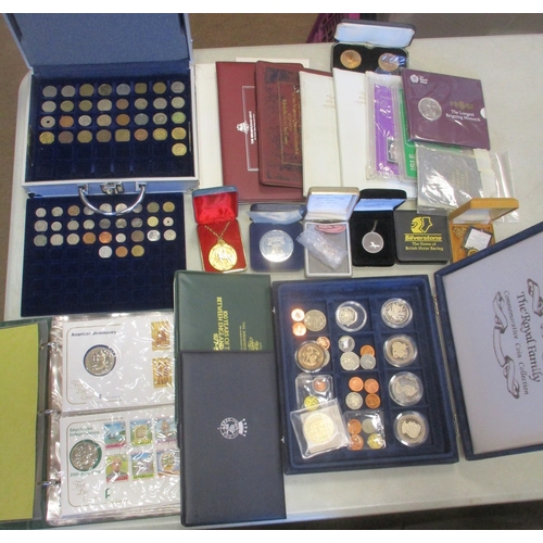 566 - Accumulation of largely late 19th to late 20th century world coins, medallic items and coin covers i... 