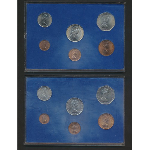 280 - Collection of largely mid-20th century onwards coin sets in folders and crowns, generally very fine ... 