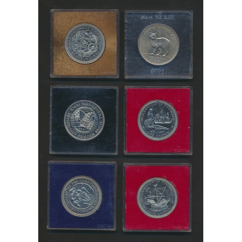 280 - Collection of largely mid-20th century onwards coin sets in folders and crowns, generally very fine ... 