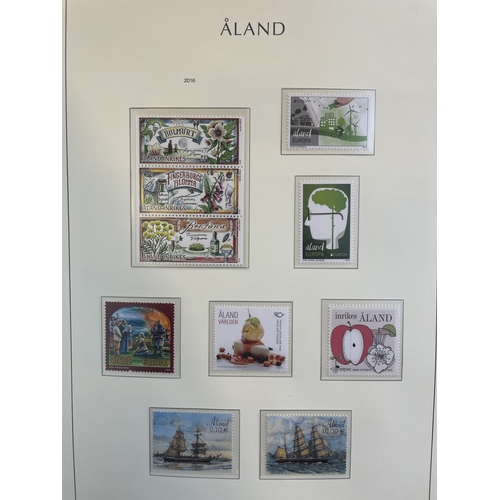 166 - Aland. Coln in hingeless Lighthouse album, seemingly all UM, vastly complete with M/S from 1984-2023... 