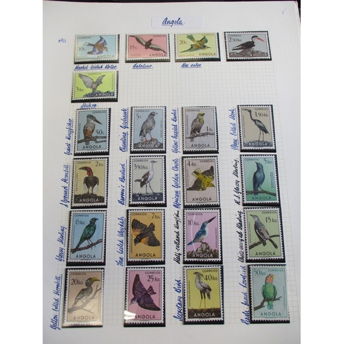 76 - Birds. Remarkable world A-Z M/U Birds Thematic collection, with main coln neatly presented in 13 alb... 