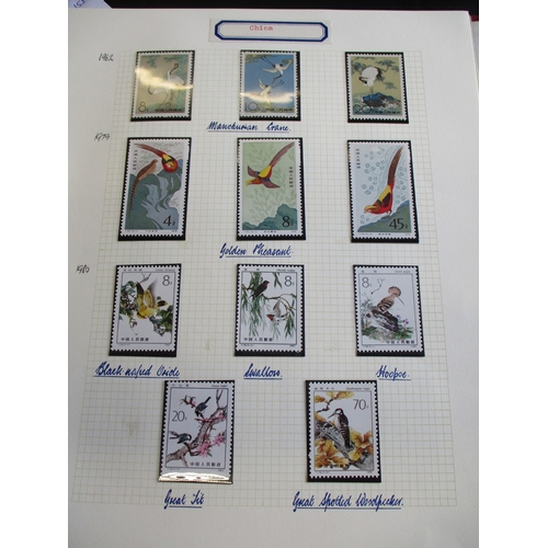 76 - Birds. Remarkable world A-Z M/U Birds Thematic collection, with main coln neatly presented in 13 alb... 