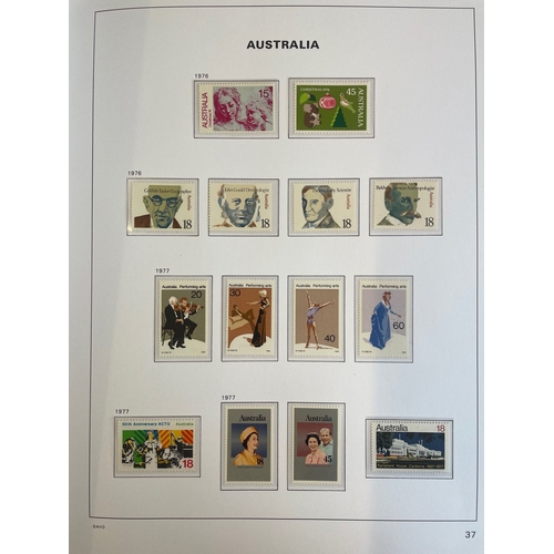 94 - Australia. M/UM coln in 5 SG Davo albums with slipcases with sets and issues ranging 1952-2017 incl ... 