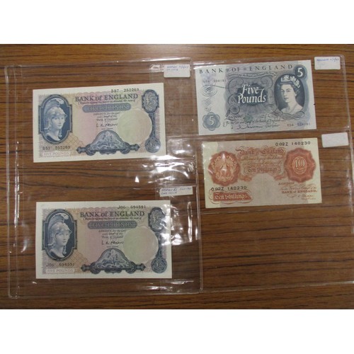 113 - Collection on leaves with Treasury Bradbury 1917 £1 C/66, Warren-Fisher 1923 £1 A1/63 very fine, Bra... 