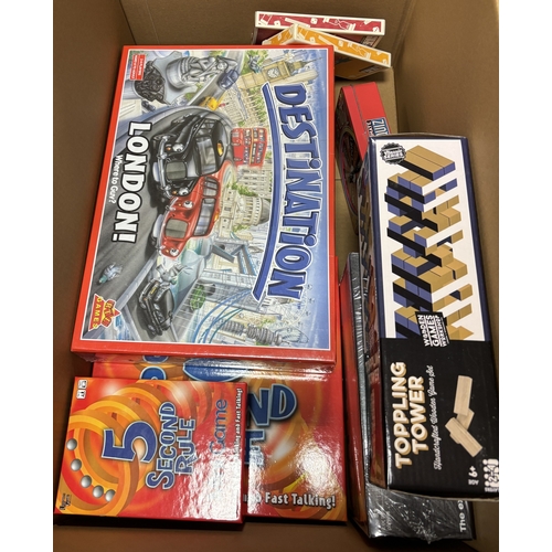 105 - Collection of board games, mostly in box and complete, generally excellent in excellent boxes, inclu... 