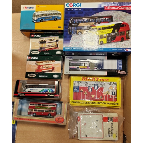 139 - Collection of cars and buses generally very good to excellent with mostly very good to excellent box... 