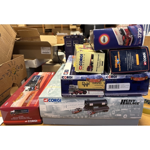 157 - Collection of model vehicles, mostly boxed, generally excellent in excellent boxes, including Corgi ... 