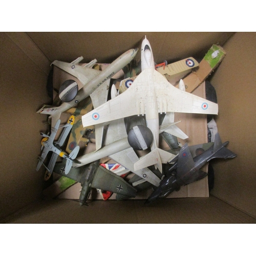 168 - Accumulation of unboxed die cast aircraft and vehicles, portion of aircraft models part of the 'Gian... 