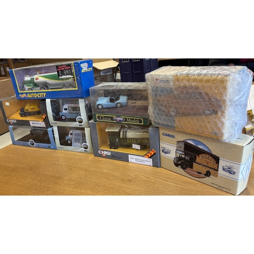 205 - Collection of model vehicles, generally excellent in very good boxes, Corgi CC11401 Pickfords Bedfor... 