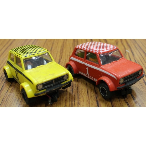 207 - Range of die cast model vehicles of different scales, generally mint in excellent boxes, including M... 