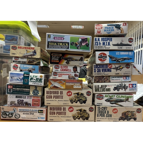 304 - Collection of model kit vehicles and soldiers, generally very good in good boxes, thought to be comp... 